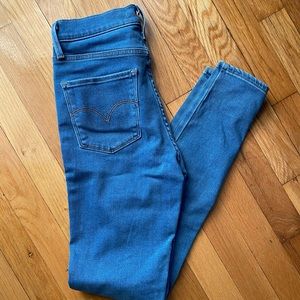 levis high waisted jeans